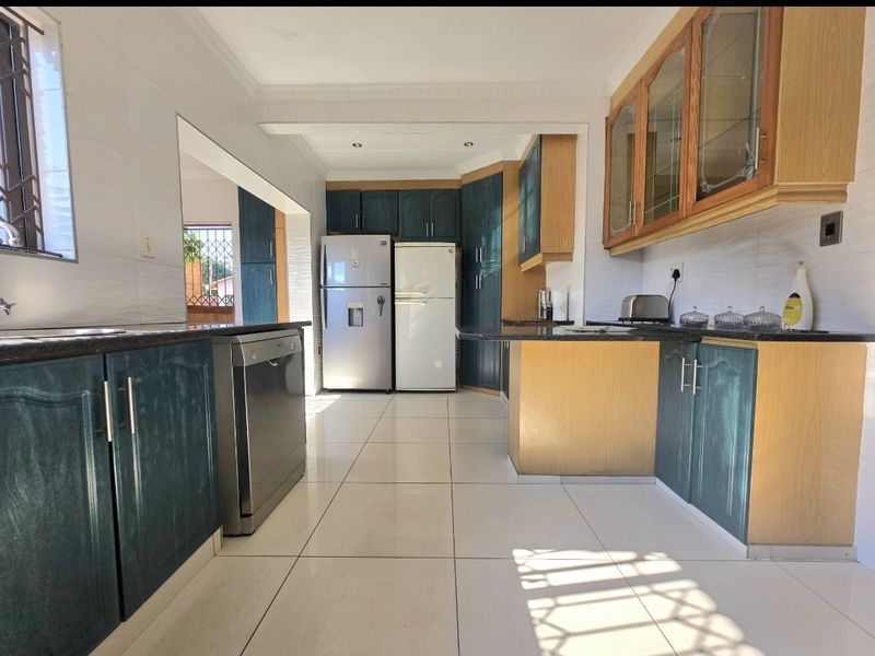 Your Family’s Forever Home Awaits – Spacious 4-Bedroom in Isipingo Hills! - Photo 4