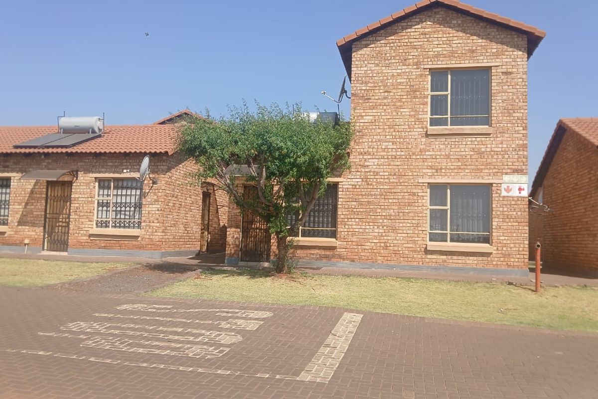 Stylish 3-Bedroom Duplex in Secure Lemonwood Estate – Modern Living at Its Best! - Photo 3