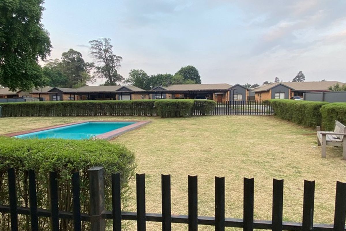 Family-Friendly Home with space all around - Photo 4