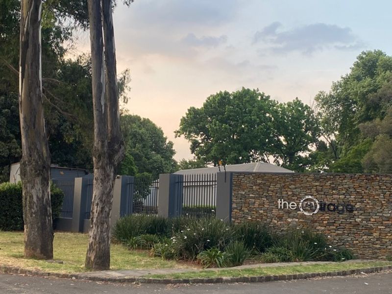 Family-Friendly Home with space all around - Photo 5