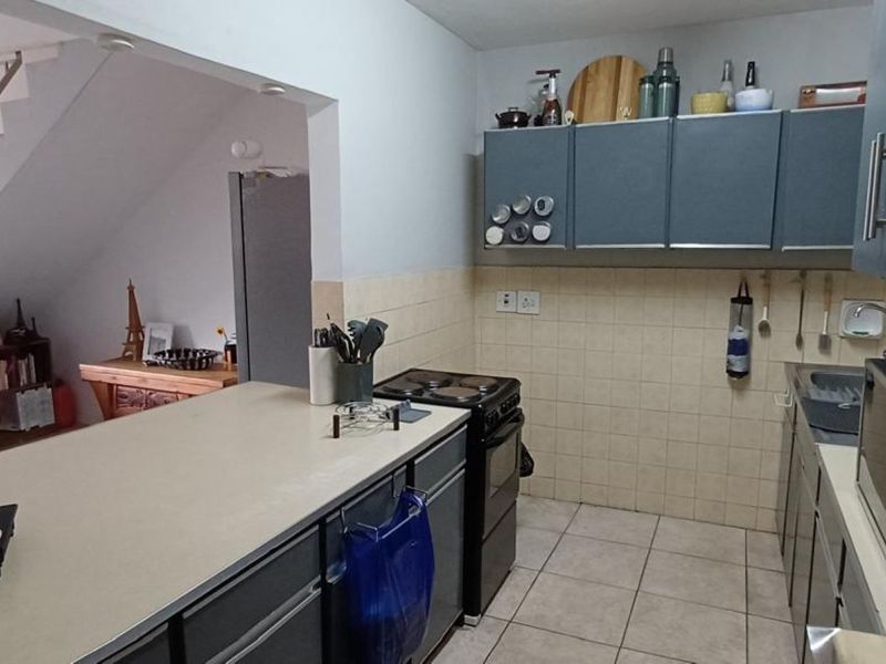 Spacious 3-Bedroom Duplex for Sale in Pretoria North - Photo 5