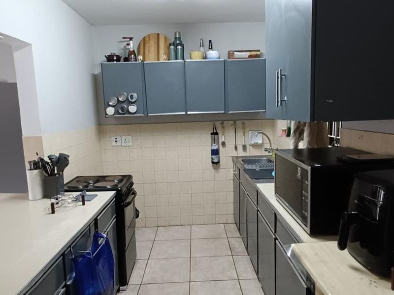 Spacious 3-Bedroom Duplex for Sale in Pretoria North - Photo 7