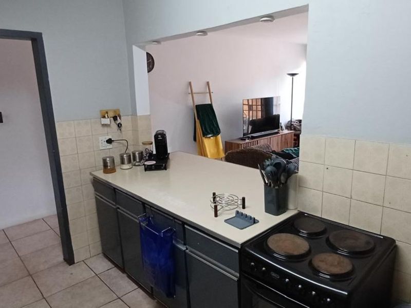 Spacious 3-Bedroom Duplex for Sale in Pretoria North - Photo 6