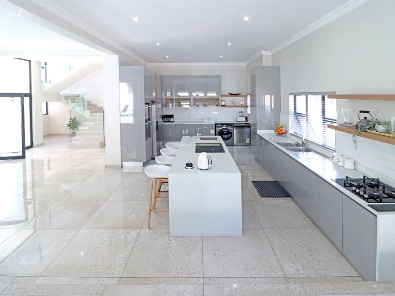 Uncompromising Style & Space: Modern Family Living at Its Finest - Photo 4