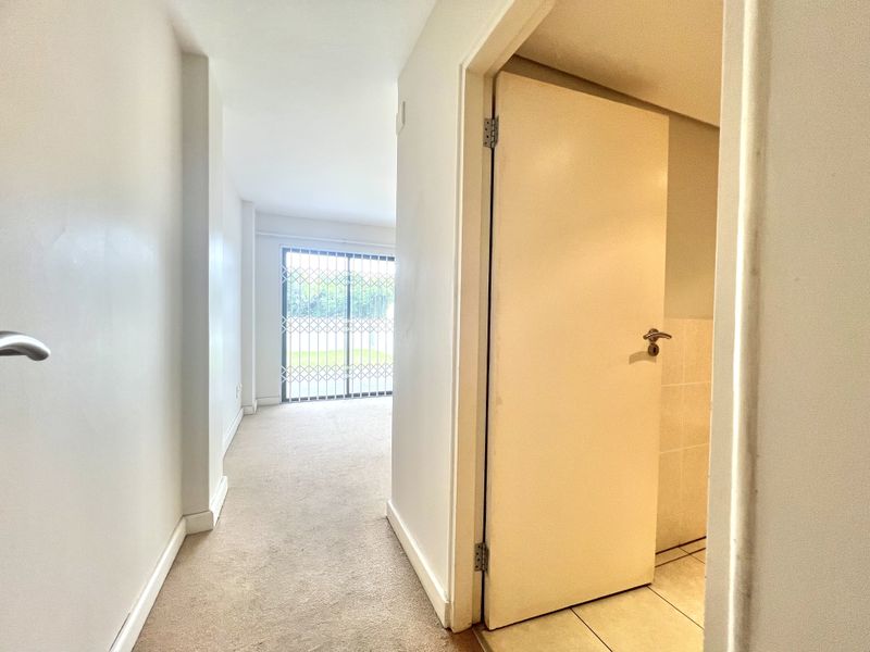 Morningside, 2 Bedroom Flat, 2 Parking for Sale - Photo 8