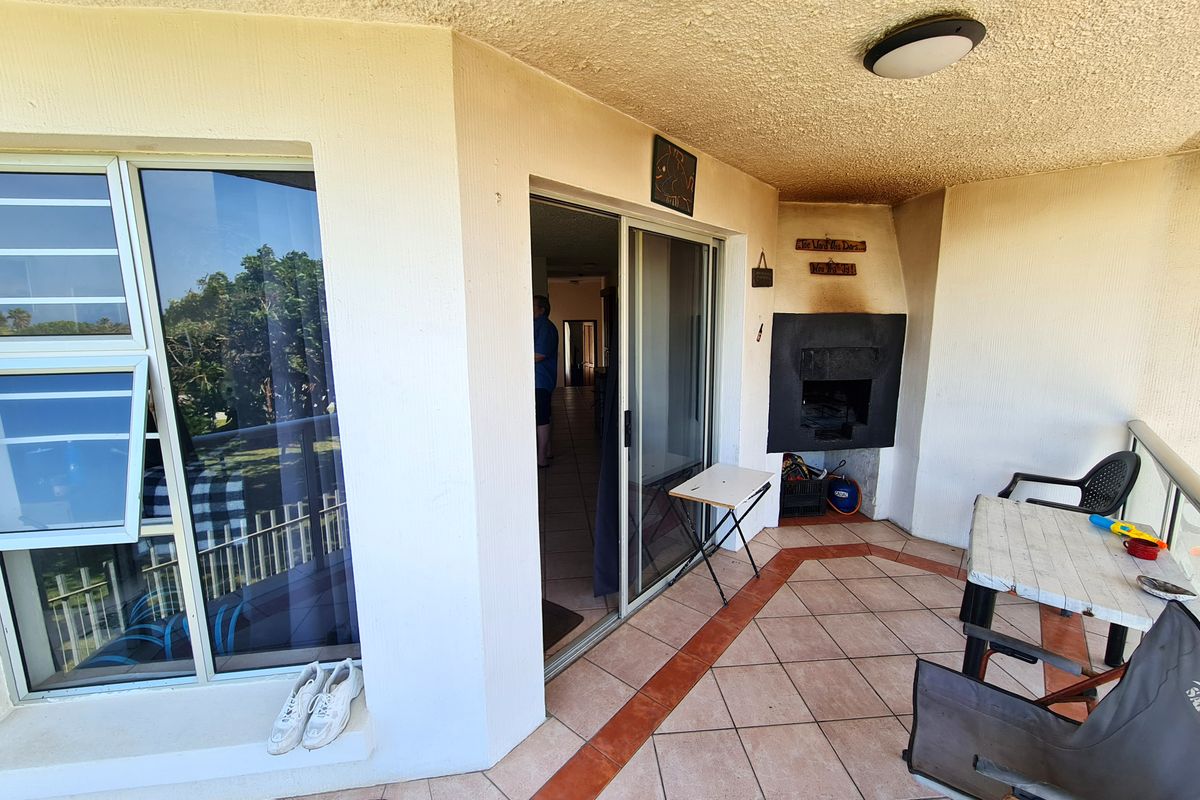 Architecturally Designed with Lovely Sea Views in Wavecrest, Jeffreys Bay - Photo 5