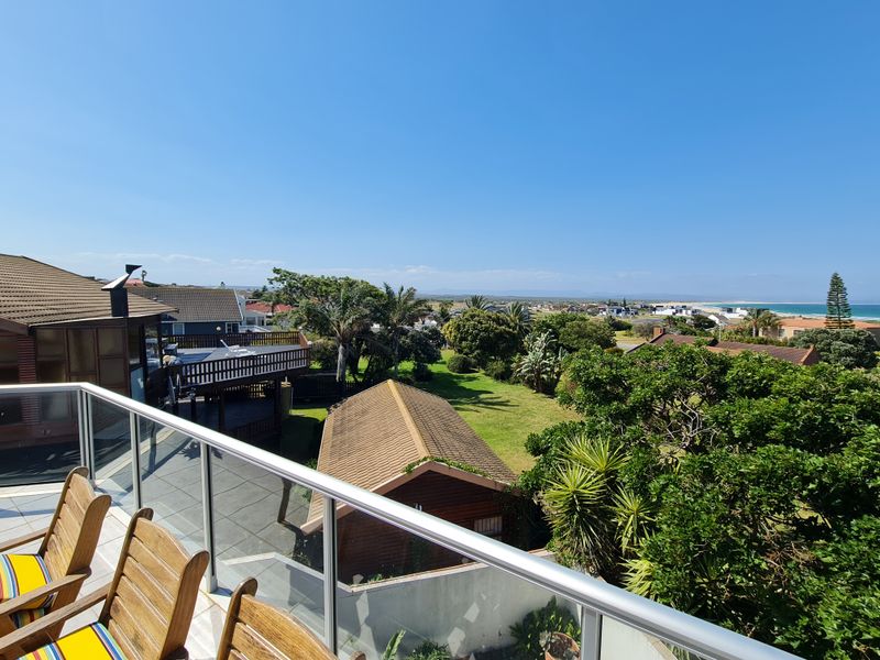 Architecturally Designed with Lovely Sea Views in Wavecrest, Jeffreys Bay - Photo 3