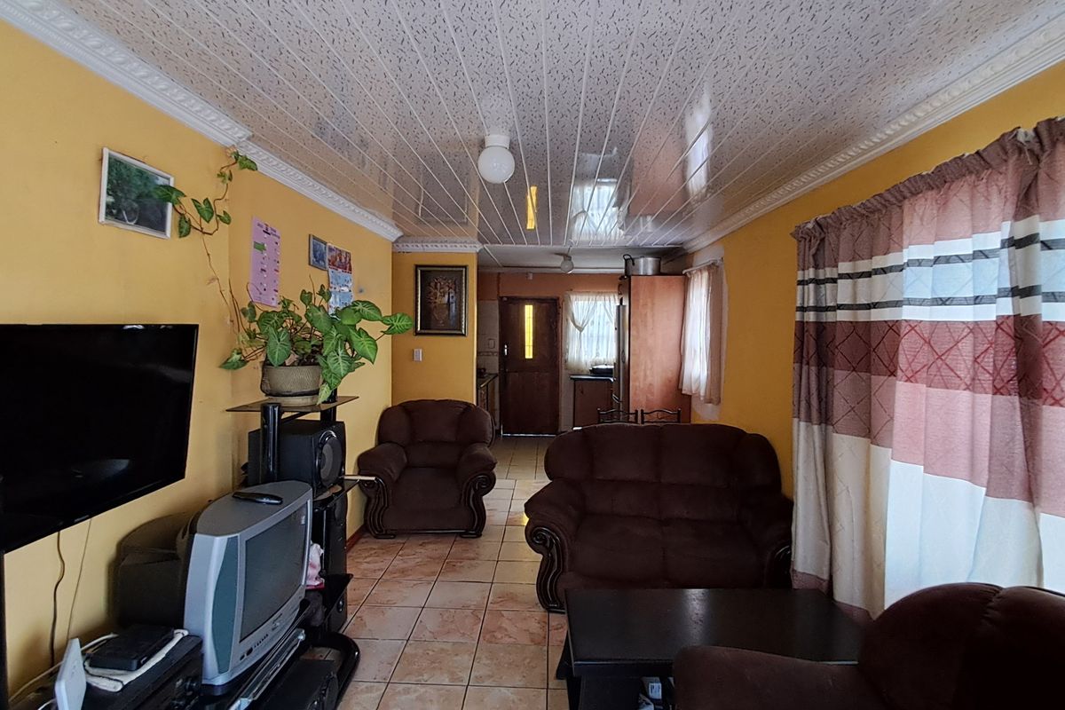 Family Living in Haven Hills - Photo 5