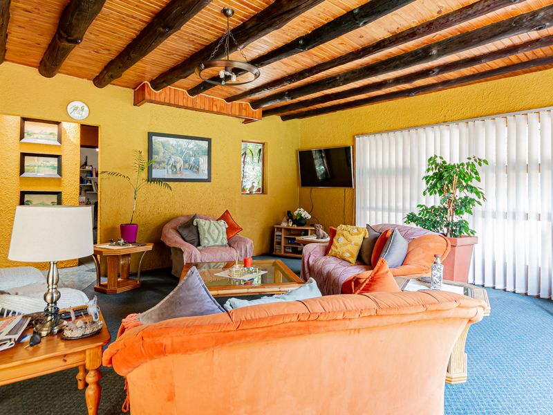 CLOSE TO MIDRAND VARSITY AND THE MOSQUE; - Photo 9