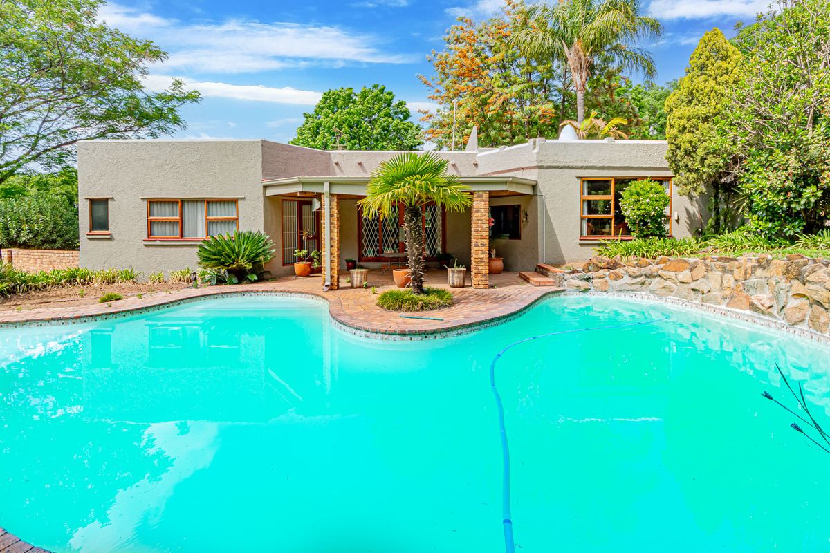 CLOSE TO MIDRAND VARSITY AND THE MOSQUE; - Photo 2