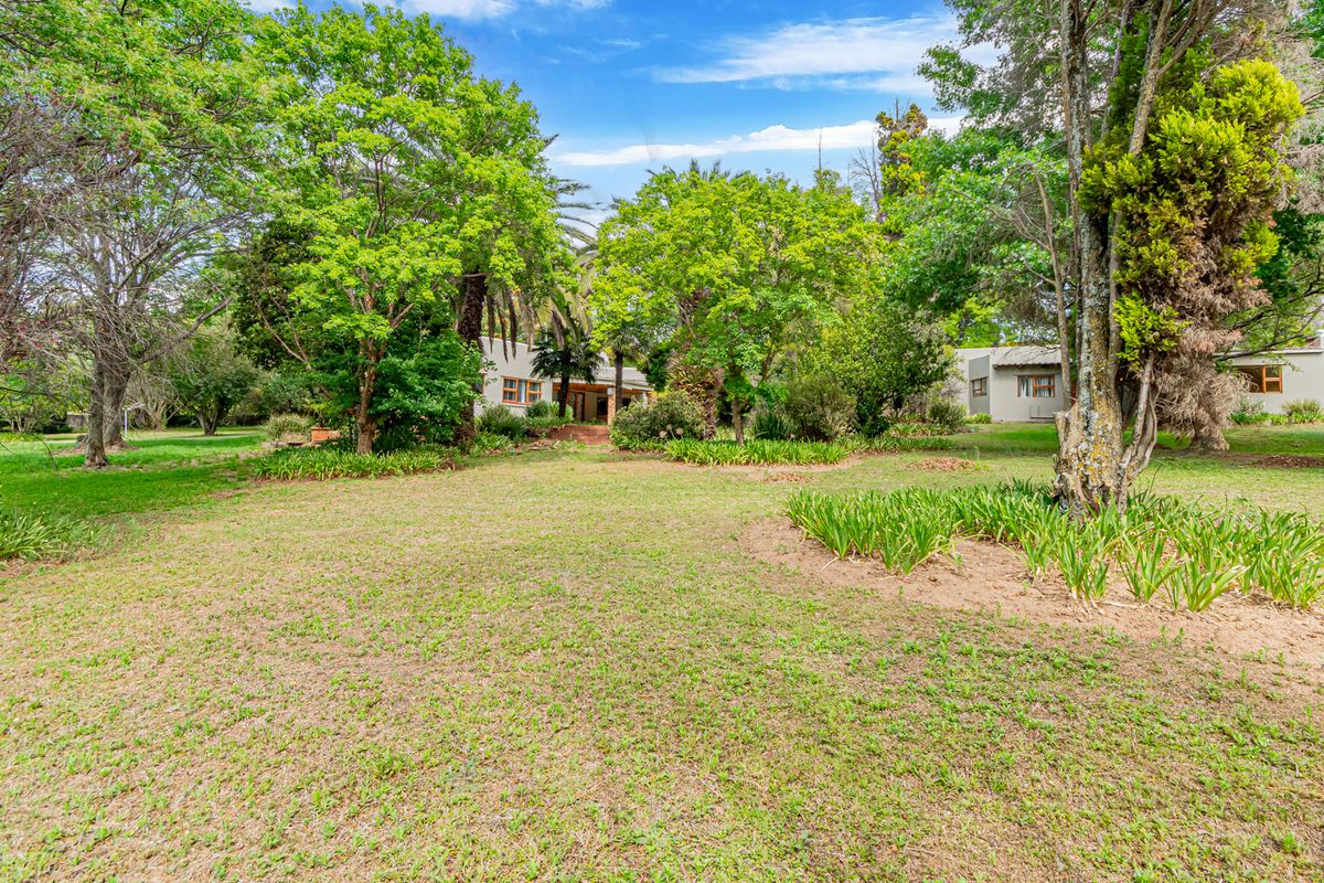 CLOSE TO MIDRAND VARSITY AND THE MOSQUE; - Photo 3