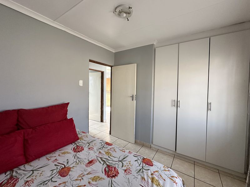 Charming And Neat 3 Bedroom Family Home For Sale At The Palms, Ncambedlana - Photo 6