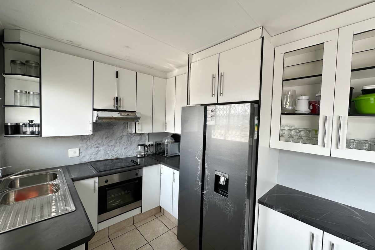 Charming And Neat 3 Bedroom Family Home For Sale At The Palms, Ncambedlana - Photo 4