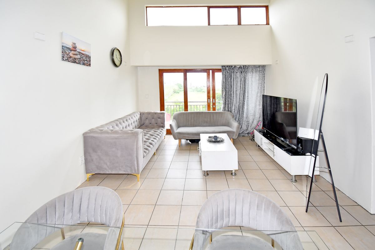 San Ridge Village, 2 Bed, 1 Bath, 1 Basement parking top floor unit. - Photo 3