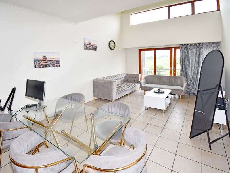 San Ridge Village, 2 Bed, 1 Bath, 1 Basement parking top floor unit. - Photo 5