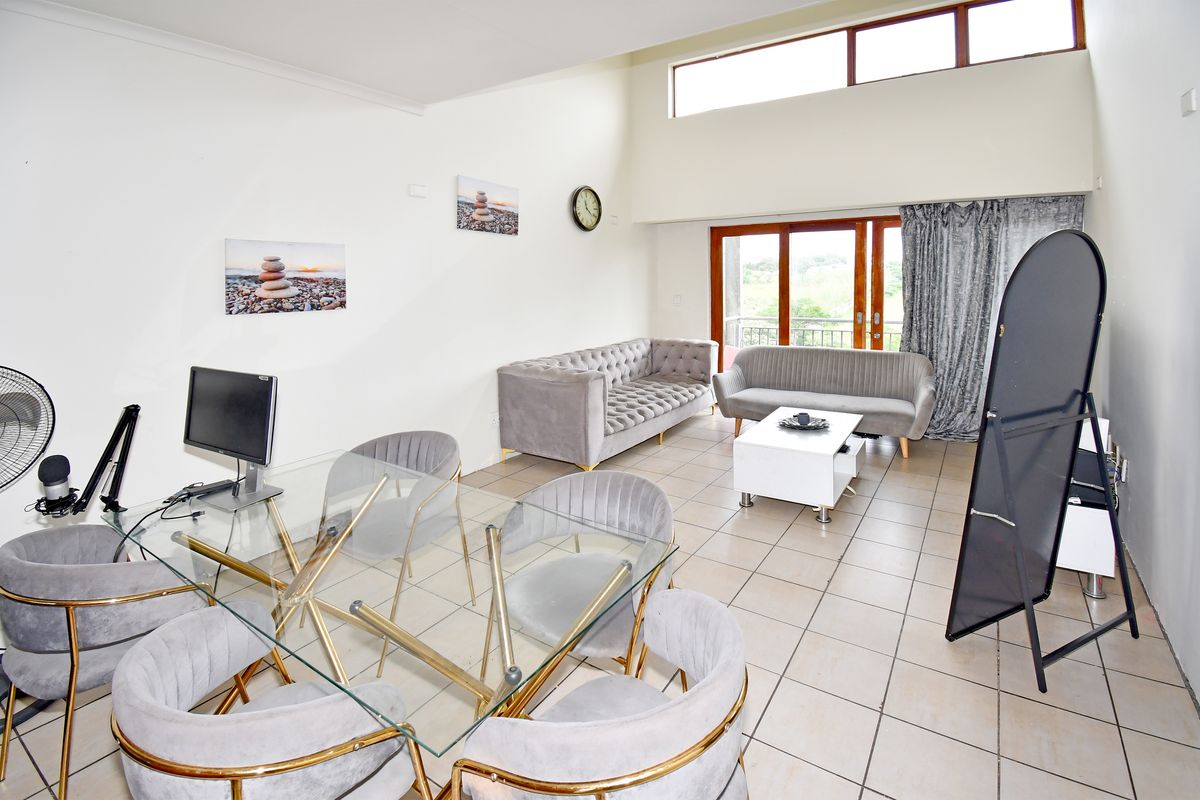 San Ridge Village, 2 Bed, 1 Bath, 1 Basement parking top floor unit. - Photo 5