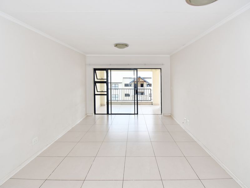 2 Bed 2 Bath Top-Floor Apartment for Sale in Kyalami Hills Lifestyle Complex - Photo 2