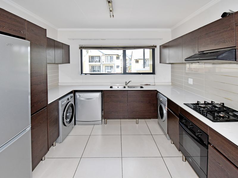 2 Bed 2 Bath Top-Floor Apartment for Sale in Kyalami Hills Lifestyle Complex - Photo 5