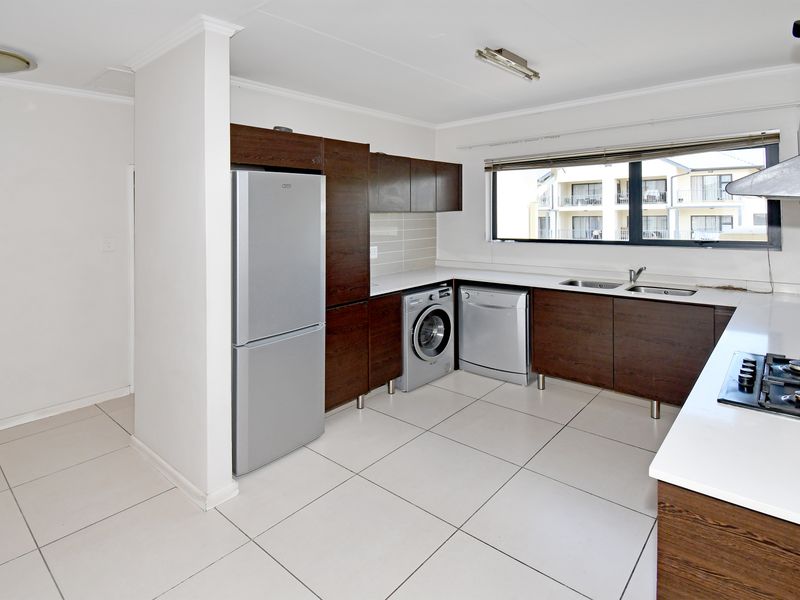 2 Bed 2 Bath Top-Floor Apartment for Sale in Kyalami Hills Lifestyle Complex - Photo 6