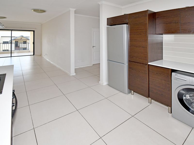 2 Bed 2 Bath Top-Floor Apartment for Sale in Kyalami Hills Lifestyle Complex - Photo 8