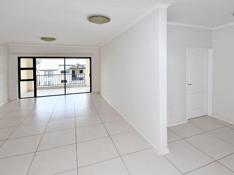 2 Bed 2 Bath Top-Floor Apartment for Sale in Kyalami Hills Lifestyle Complex - Photo 10