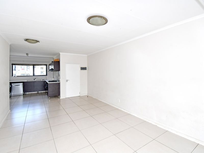 2 Bed 2 Bath Top-Floor Apartment for Sale in Kyalami Hills Lifestyle Complex - Photo 3