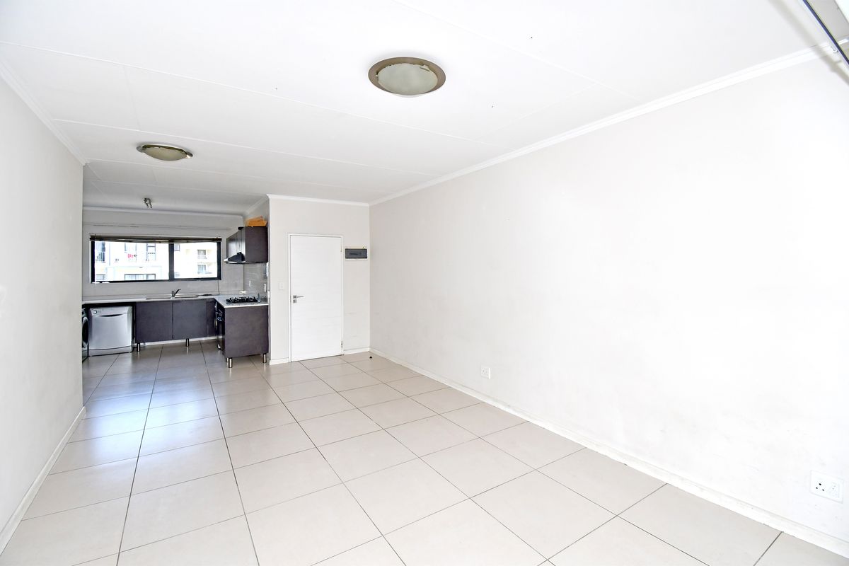 2 Bed 2 Bath Top-Floor Apartment for Sale in Kyalami Hills Lifestyle Complex - Photo 3