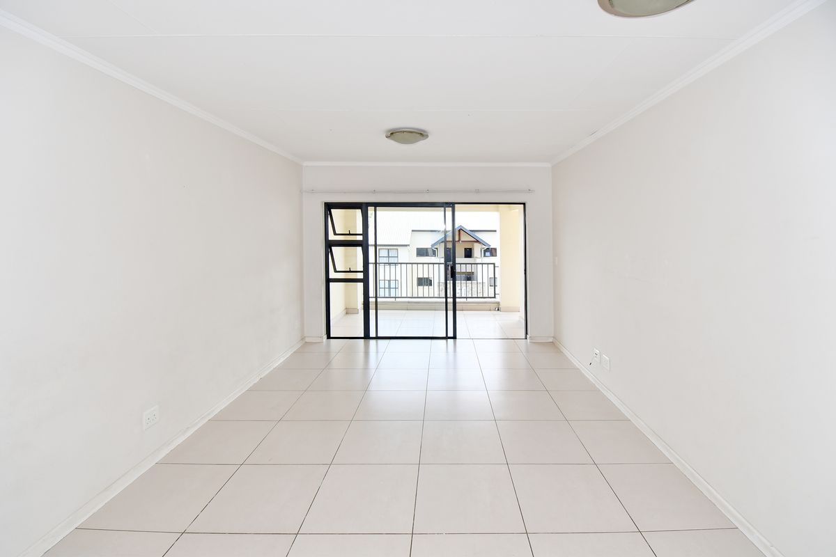 2 Bed 2 Bath Top-Floor Apartment for Sale in Kyalami Hills Lifestyle Complex - Photo 2