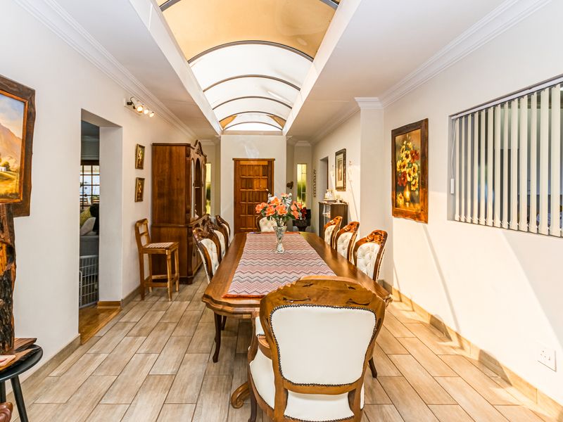 4 Bedroom Family home for sale in Doringkloof - Photo 9