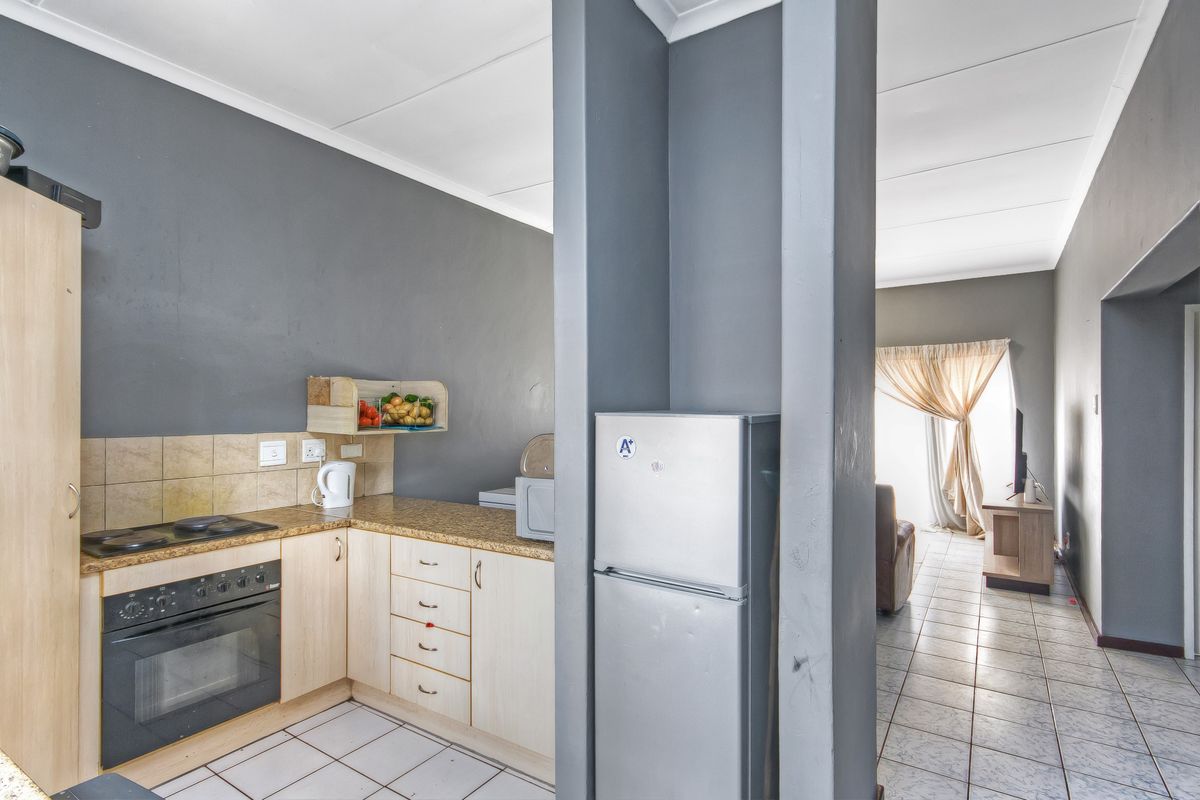 Inviting buyers between R650 000 to R 699 999 to view and negotiate! - Photo 3