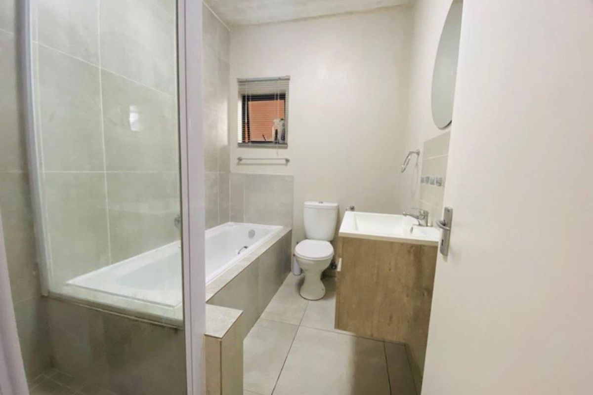 Modern Ground-Floor Living in Prime location - Photo 5