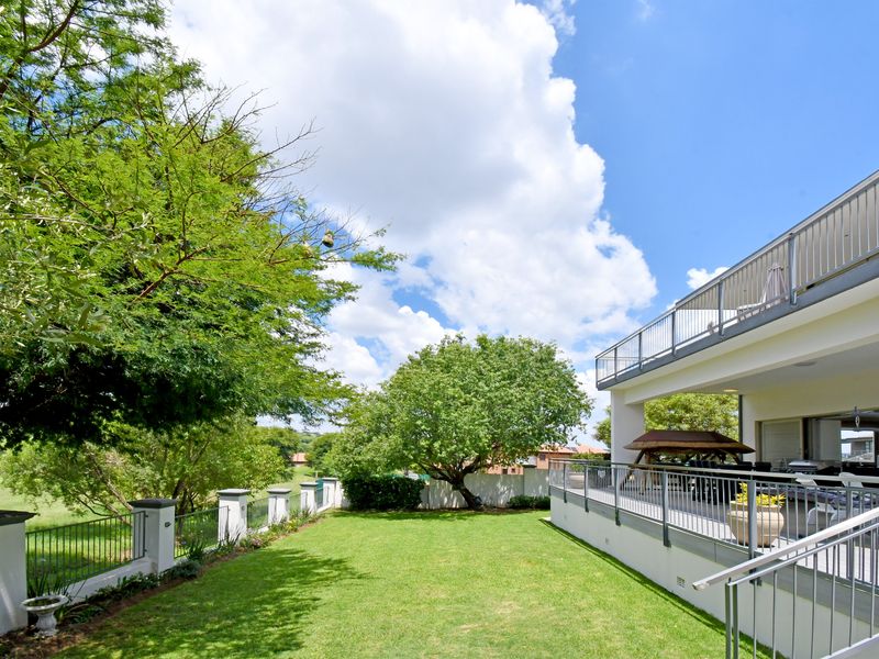 Elegant Coastal-Inspired Living on the Premium Gary Player Golf Estate - Photo 5