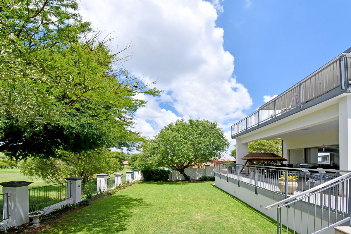 Elegant Coastal-Inspired Living on the Premium Gary Player Golf Estate - Photo 5