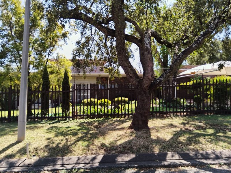 Charming Family Home for Sale in Vanderbijlpark SE 2 - Photo 2