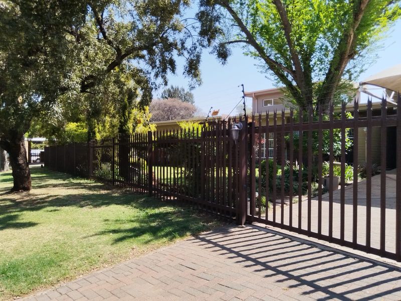 Charming Family Home for Sale in Vanderbijlpark SE 2 - Photo 1
