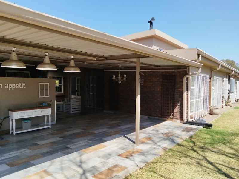Charming Family Home for Sale in Vanderbijlpark SE 2 - Photo 7