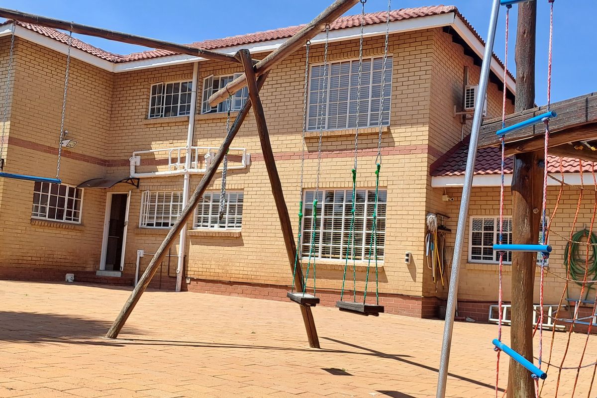 Looking for modern comfort living ssecurely - Photo 4