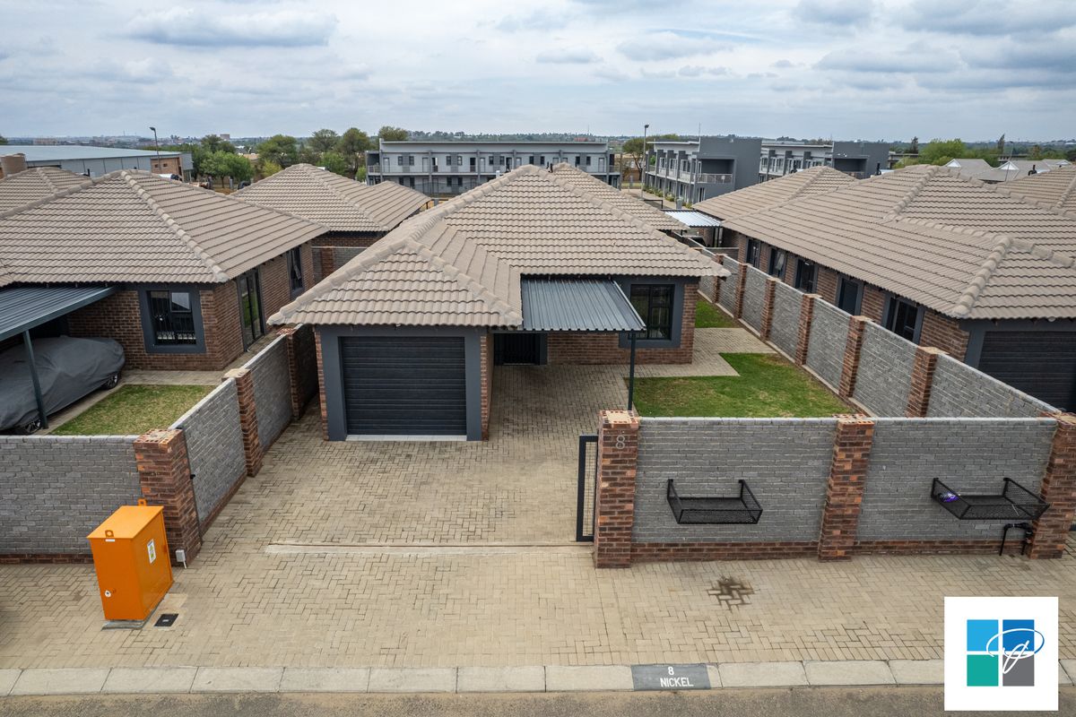 Modern Freestanding Unit with Energy-Saving Extras - Photo 2