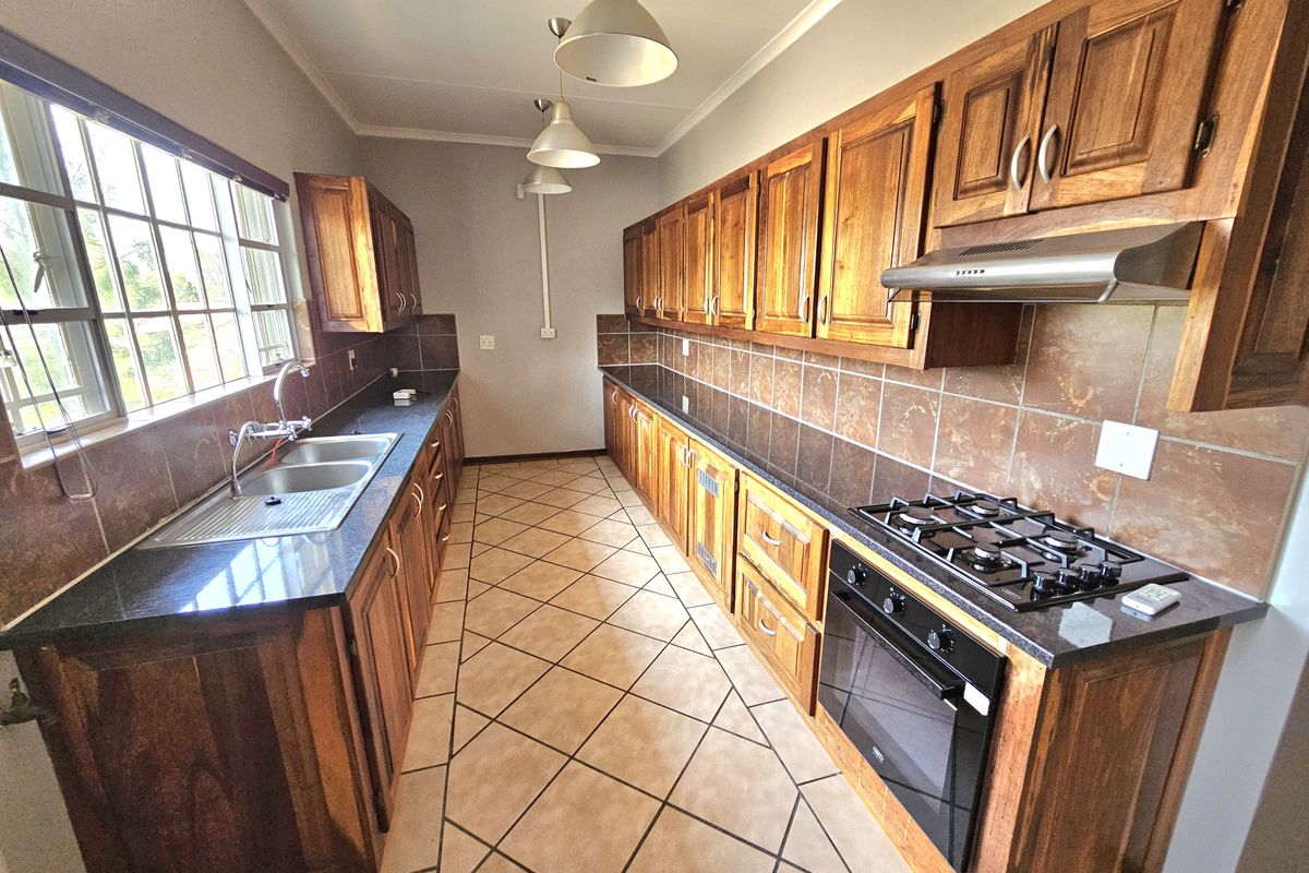 Apartment For Sale In Louis Trichardt - Photo 3