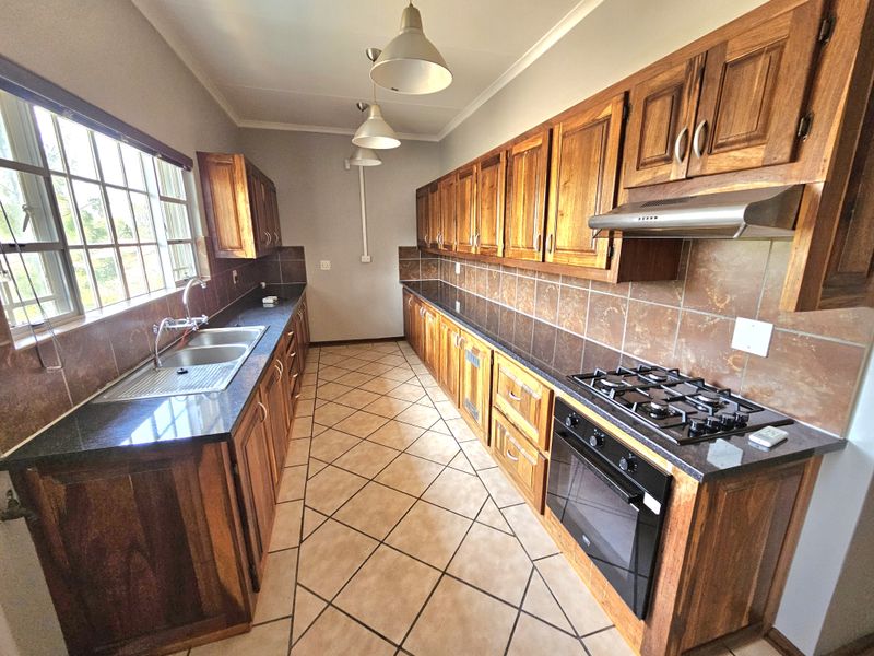 Apartment For Sale In Louis Trichardt - Photo 3