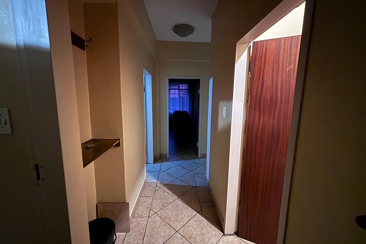 Neat, Spacious, A Steal for This Unit, plus Prime Location - Photo 4