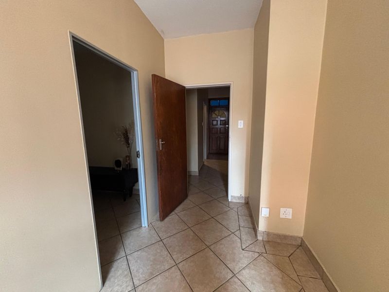 Neat, Spacious, A Steal for This Unit, plus Prime Location - Photo 7