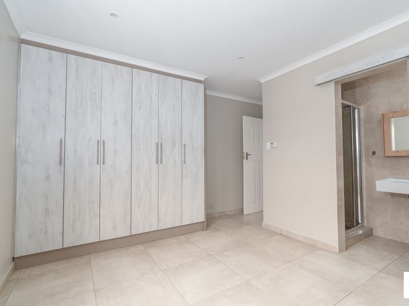 Secure, Pet-Friendly Home with Private Garden - Photo 8