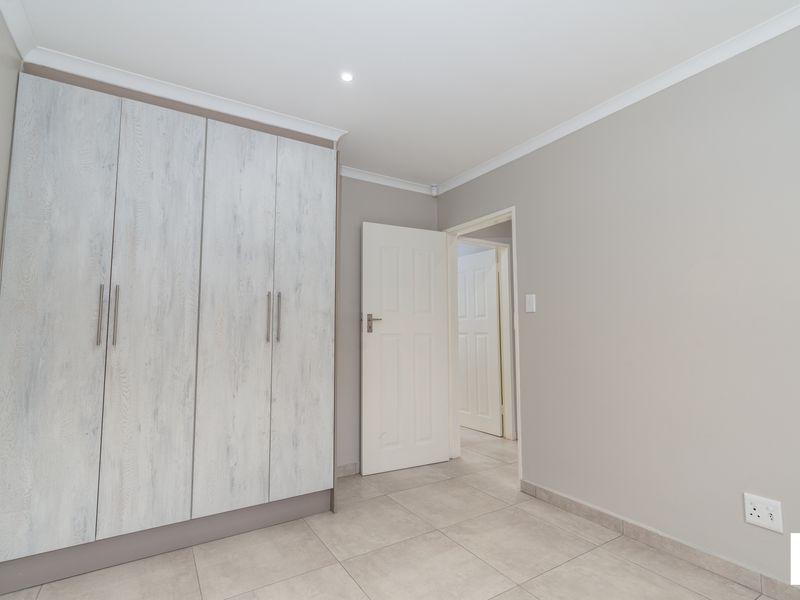 Secure, Pet-Friendly Home with Private Garden - Photo 6