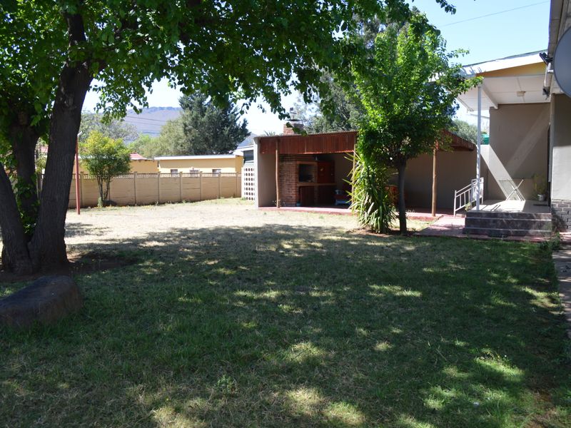 Sunny side of town (Komani Park) - Photo 10