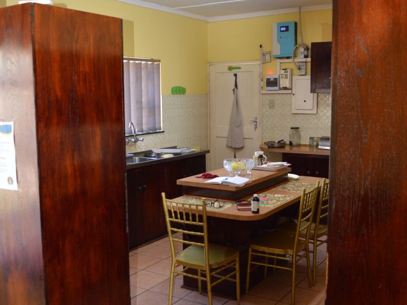 Sunny side of town (Komani Park) - Photo 5