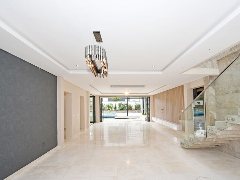 Magnificent 7 Ensuite Bedroom Mansion with Breathtaking Views – Waterfall Estate - Photo 6