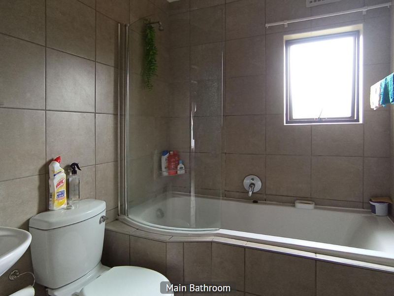 Stunning 2-bedroom apartment for sale in La Montagne, Pretoria—perfect blend of comfort and style! - Photo 10