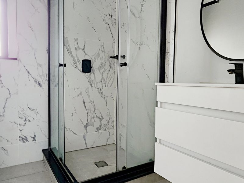 HERE IS YOUR OWN REALLY DIVINE 1 BEDROOM APARTMENT!! - Photo 4