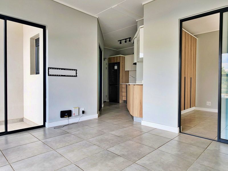 HERE IS YOUR OWN REALLY DIVINE 1 BEDROOM APARTMENT!! - Photo 7